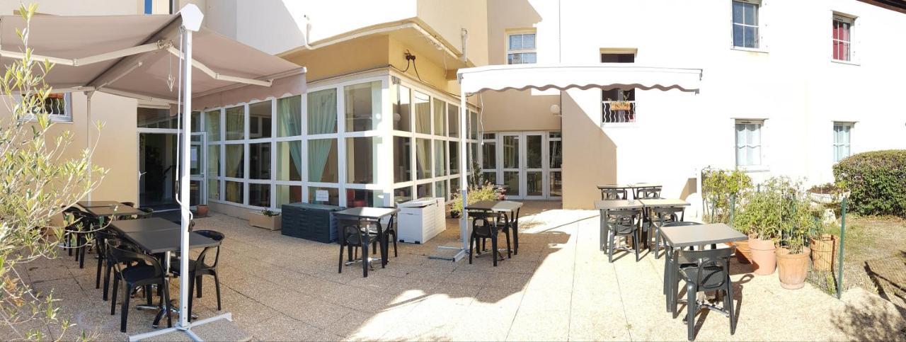 Hotel La Berangere Перуж Экстерьер фото