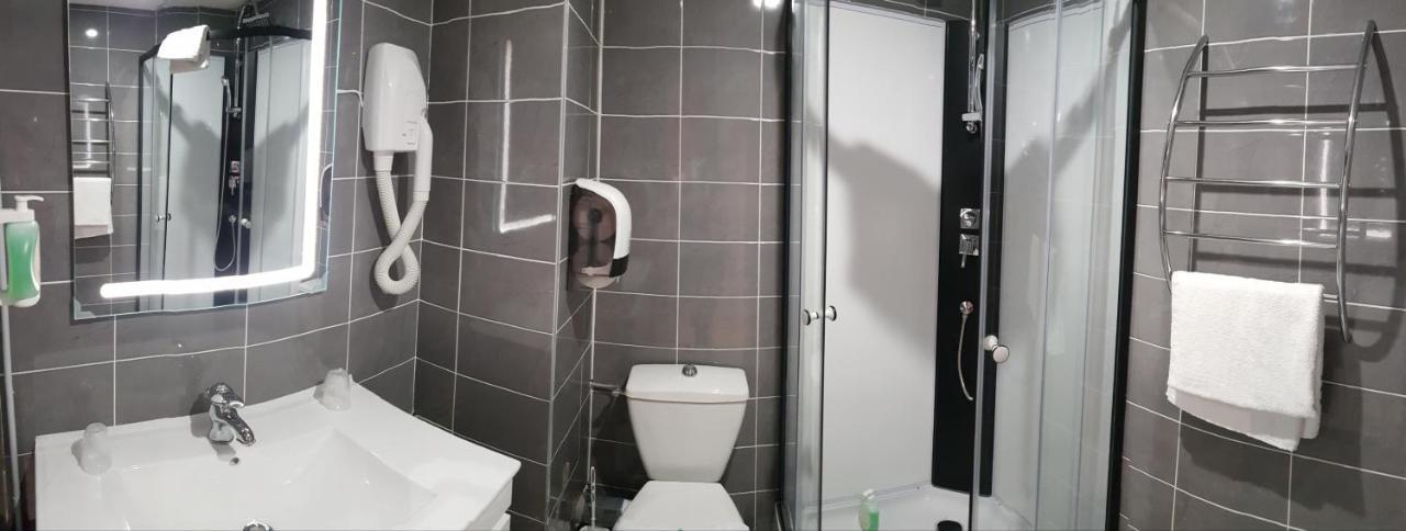 Hotel La Berangere Перуж Экстерьер фото